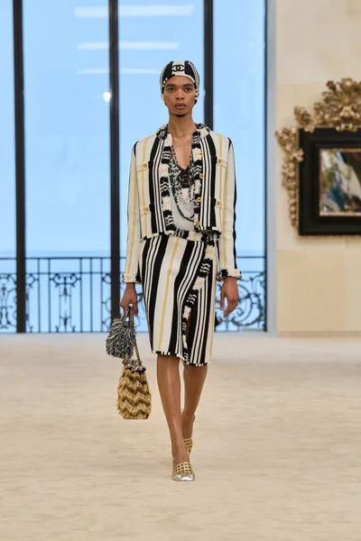 Look 22